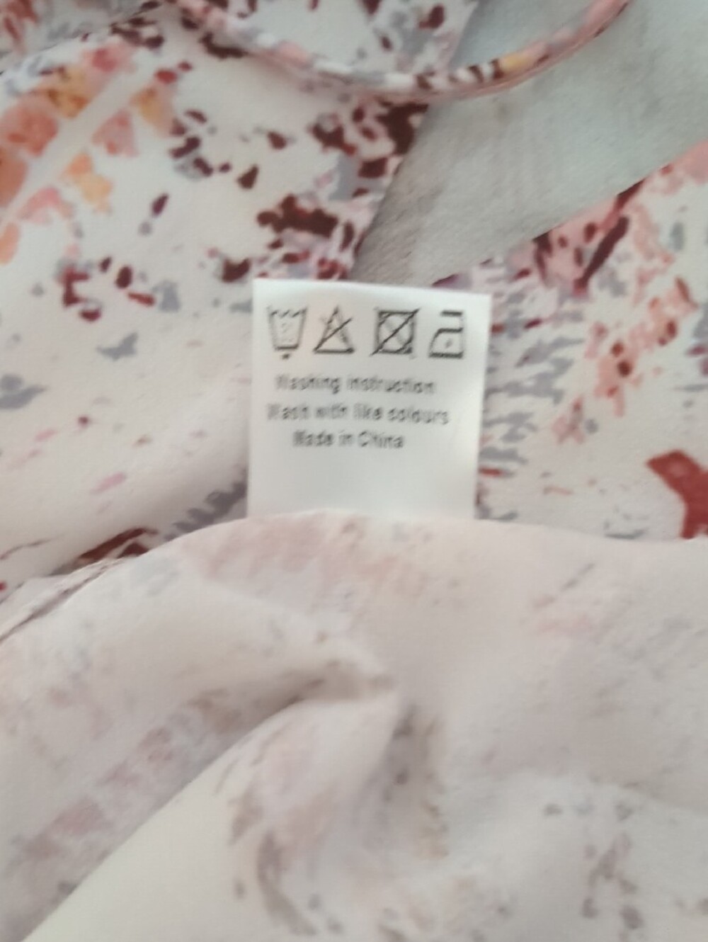 SIMPLE FUN - SIZE XL Flowy Ruffle-Sleeve Blouse - Picture 14 of 14